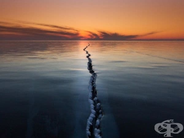 Пукнатина в леда.