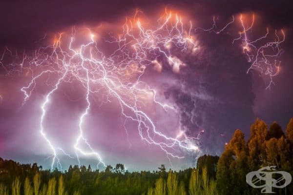 Чилийският фотограф Франсиско Негрони е известен с невероятните си изображения на екстремни климатични условия.