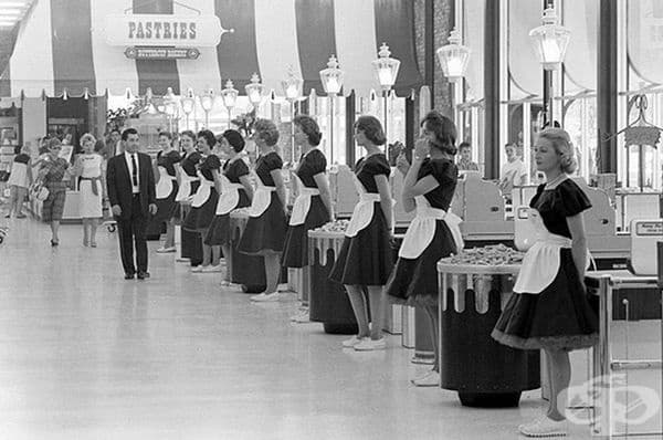 Касиери в The Piggly Wiggly Continental, Калифорния, 1962 г.