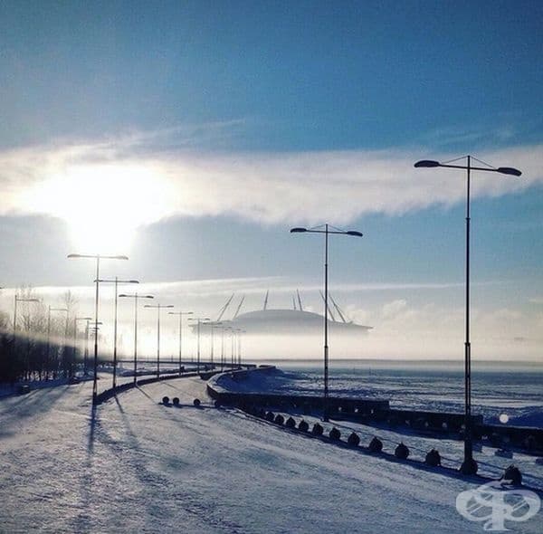 Този футболен стадион изглежда по-скоро на излитащо НЛО.