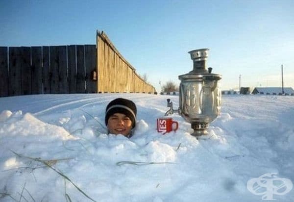 Чаят от самовара дали ще успее да го стопли?