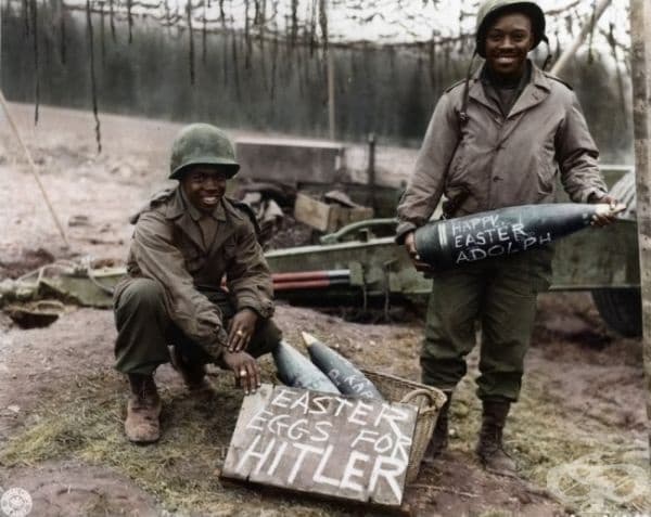 Войници по време на Втората световна война, Великден 1944г. (оцветяването е добавено впоследствие).