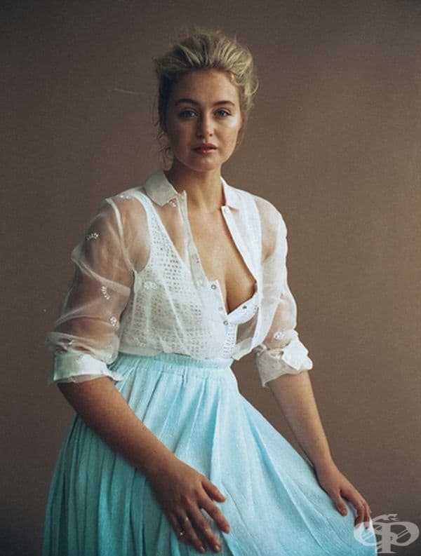 Топ модел plus size показва как да изглеждат пленителни жените с пищни форми