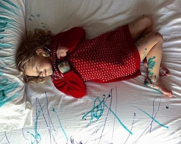 Вдъхновението води до сладки сънища с усмивка на лице.