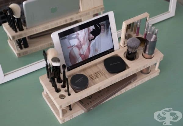 Органайзер за гримове + място за iPad.