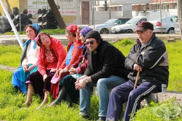 Макс се слива с обстановката