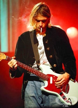 Кърт Кобейн на сцената на Nirvana’s 1993 MTV: Live and Loud concert.