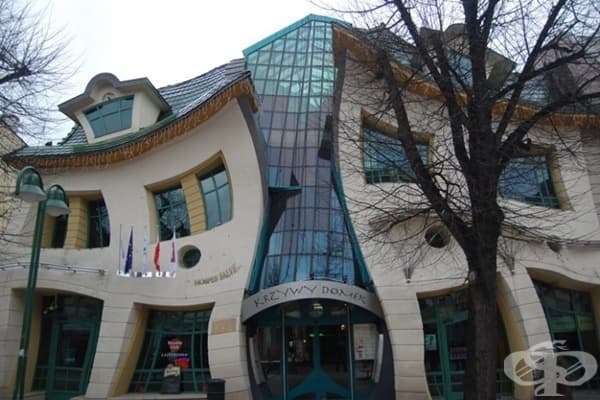 Изкривената къща, Сопот, Полша