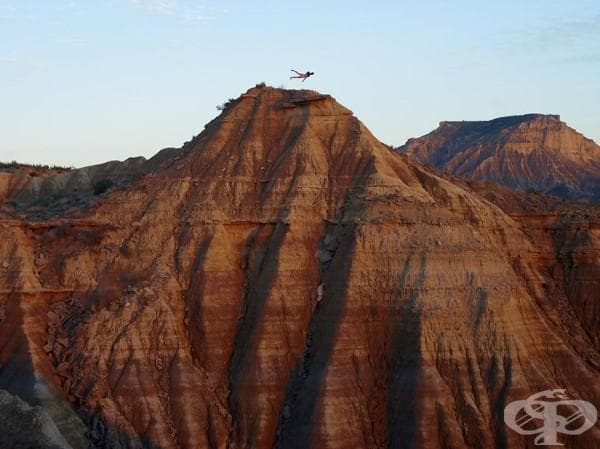 Този шведски фотограф улавя страхотни снимки на танцьори в природата