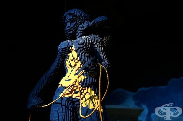25 скулптури на Ди Си комикс герои, пресъздадени чрез милиони LEGO парчета!