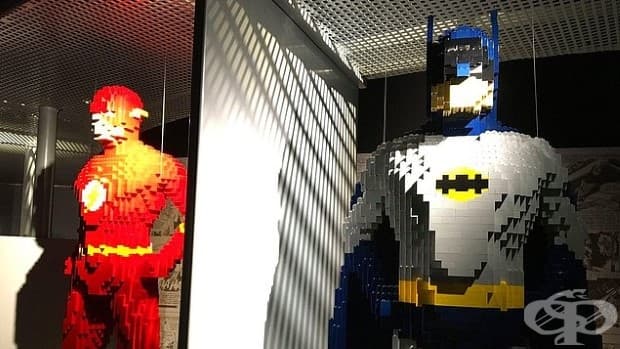 25 скулптури на Ди Си комикс герои, пресъздадени чрез милиони LEGO парчета!