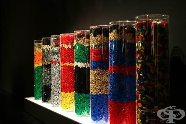 25 скулптури на Ди Си комикс герои, пресъздадени чрез милиони LEGO парчета!