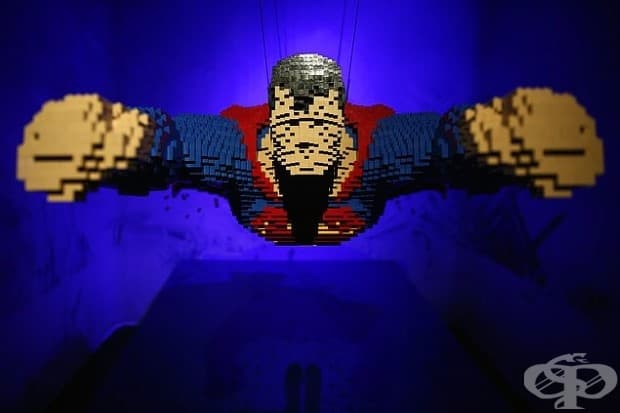 25 скулптури на Ди Си комикс герои, пресъздадени чрез милиони LEGO парчета!