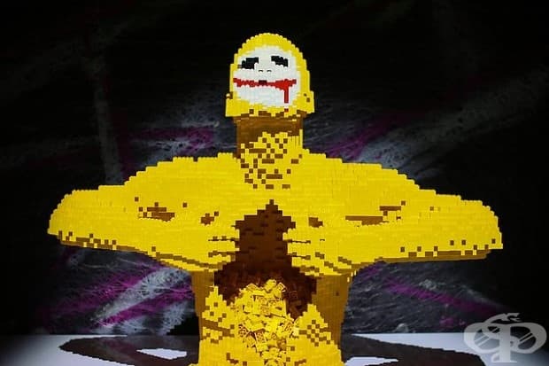 25 скулптури на Ди Си комикс герои, пресъздадени чрез милиони LEGO парчета!