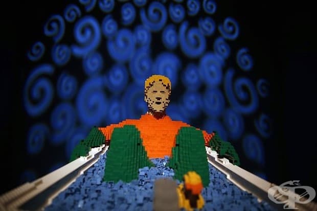 25 скулптури на Ди Си комикс герои, пресъздадени чрез милиони LEGO парчета!