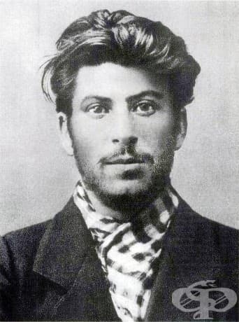 Йосиф Сталин като млад мъж, 1902 г.