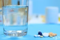 R05CB01 �������������