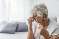 6 години преди диагнозата възрастните пациенти с деменция срещат затруднения в управлението на личните си финанси