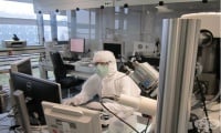 Покритие от титан и тантал увеличава устойчивостта на зъбните и ортопедични импланти