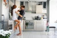 Единствено да живеете с партньора си (без брак) е по-добре за вас, казва науката