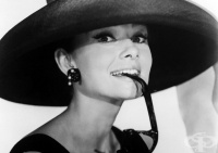 Различната женственост – притегателната сила на образа на Одри Хепбърн