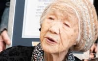 Шоколад и кафе – тайните за дълголетие от най-стария жив човек на Земята