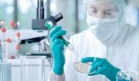 Разработиха нова техника за подмладяване на яйчниците