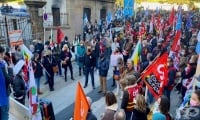 Учителите във Франция протестират срещу начина, по който се управлява епидемията от COVID-19