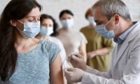 Андрю Полард от Оксфорд: Не можем да ваксинираме всички на всеки шест месеца
