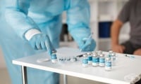 Австрия въвежда пълна блокада и задължителна ваксинация срещу COVID-19