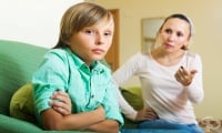 Как проблемните отношения с майката в ранна възраст се отразяват на живота на детето след години