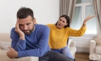 Мъжкото мълчание: Защо мъжете се страхуват да споделят желанията си в отношенията с жените