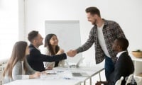 Как да бъдете по-добър колега на работното място