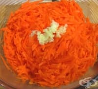 Мариновани моркови с чесън