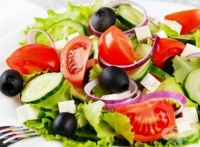 Няколко съвета как да приготвяме по-вкусни плодови и зеленчукови салати