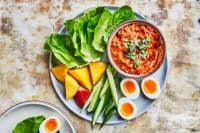 Дип с кашу и люти чушки