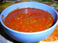 Доматен сос с ядки и маслини