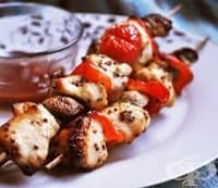 Мариновани пилешки шишчета с гъби