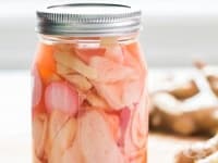 Маринован джинджифил с репичка и оризов оцет