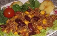 Мексиканско ястие от кайма с боб и царевица