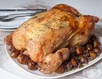 Печено пиле с кестени и лук