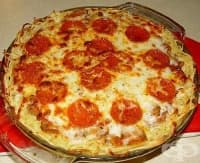 Пица от спагети с кайма, гъби и лук