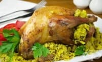 Пълнено пиле с пикантен ориз и спанак