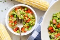 Пъстра зеленчукова салата с царевица и зелен боб