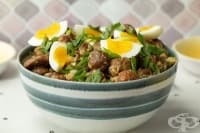Салата от печени картофи с варени яйца и сос от горчица