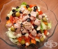 Италианска салата с риба тон с маслини