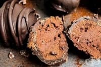 Шоколадови трюфели с чили