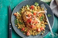 Свински котлети с кускус, домати и каперси