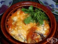 Свинско с картофи, гъби и доматен сос в гювече