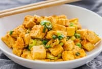 Тофу хапки с яйца, праз и соев сос